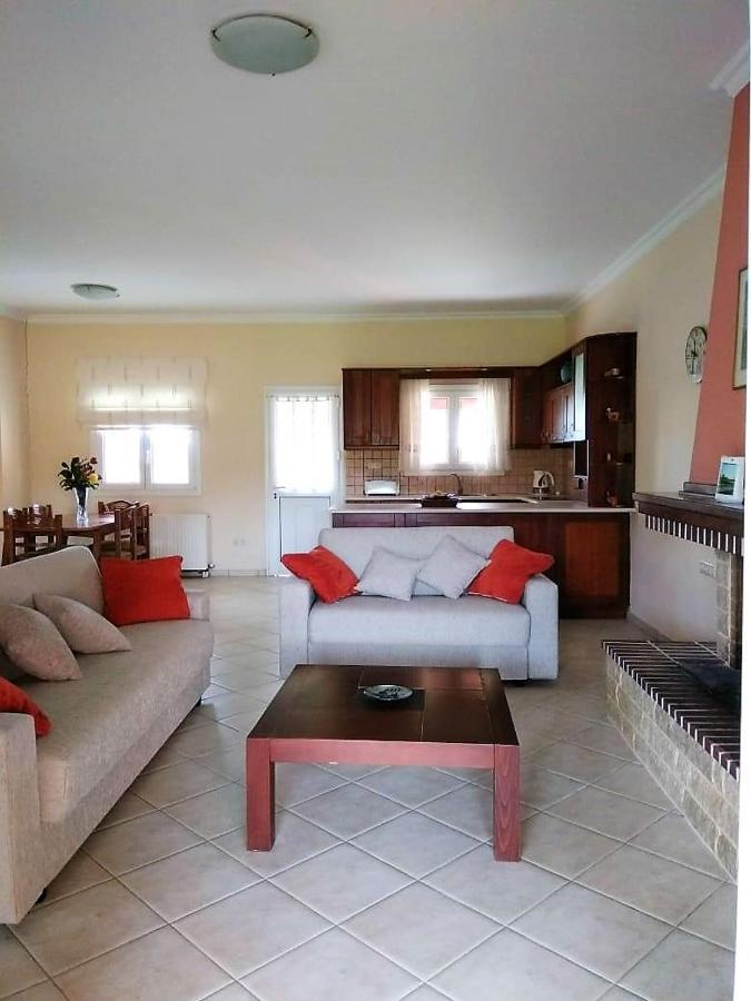 Lonelia'S Family Homes Lefkimmi  Bagian luar foto