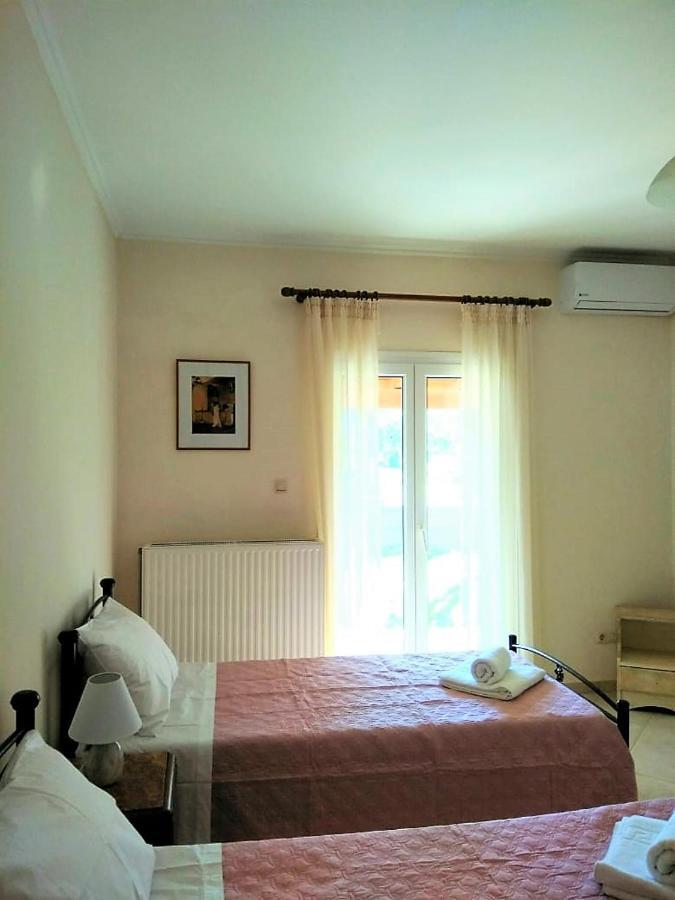 Lonelia'S Family Homes Lefkimmi  Bagian luar foto