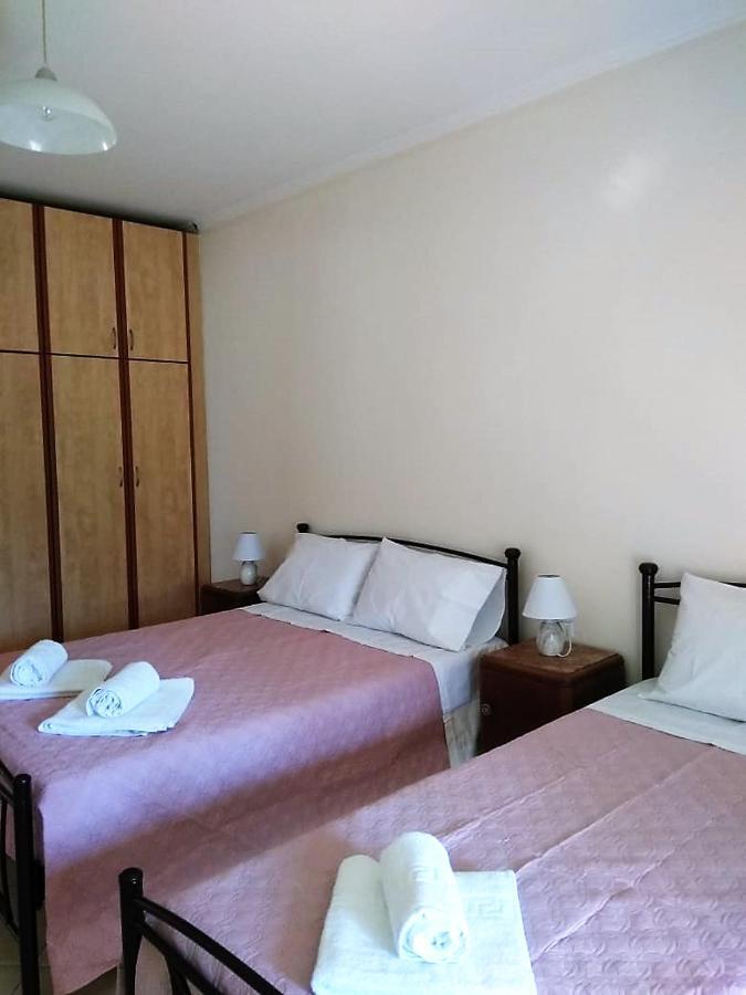 Lonelia'S Family Homes Lefkimmi  Bagian luar foto