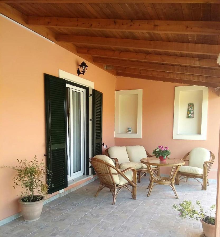 Lonelia'S Family Homes Lefkimmi  Bagian luar foto