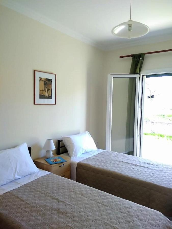 Lonelia'S Family Homes Lefkimmi  Bagian luar foto